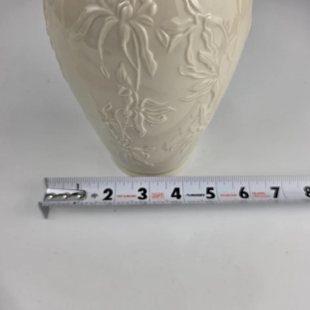 Lenox Centennial 1889-1989‎ Ivory Embossed Floral Vase Gold Trim Made in USA